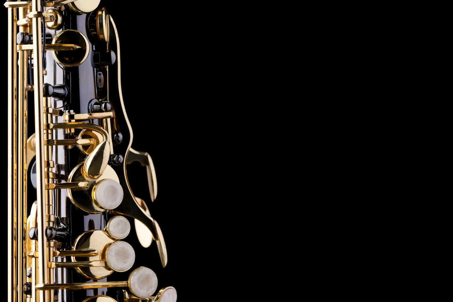 Ile oktaw ma saksofon altowy?